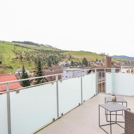 Ferienwohnung Penthouse I 106 Qm I 2 Balkone I Boxspring I Nespresso I Parkplatz Oberharmersbach Exterior foto