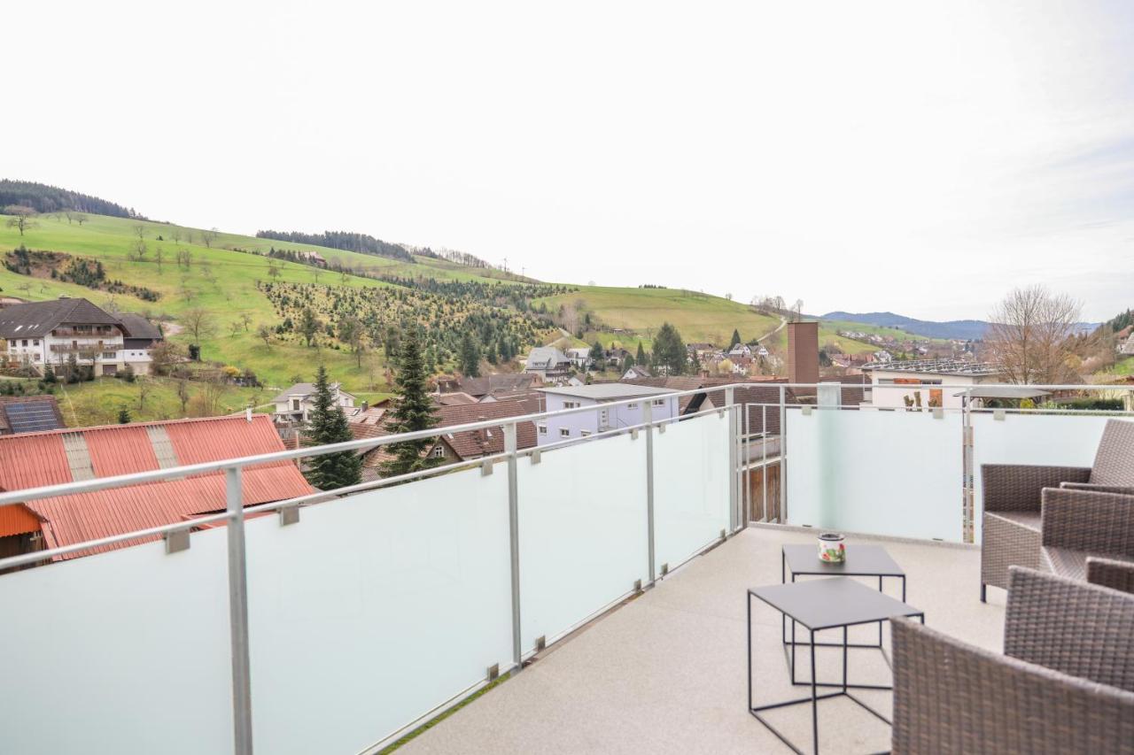 Ferienwohnung Penthouse I 106 Qm I 2 Balkone I Boxspring I Nespresso I Parkplatz Oberharmersbach Exterior foto